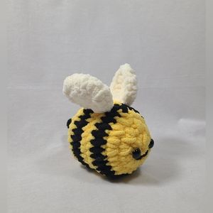 Handmade crochet bee 🐝
